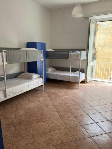 Coremi Hostel Napoli Ngoại thất bức ảnh